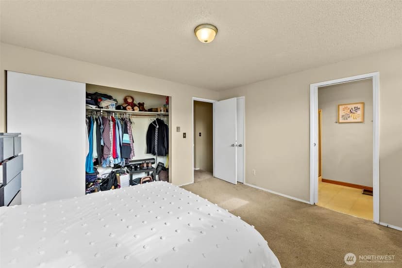 Property photo for 21043 120th Place Se, Kent photo 17