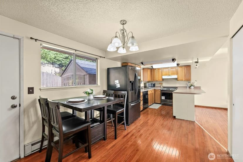 Property photo for 21043 120th Place Se, Kent photo 13