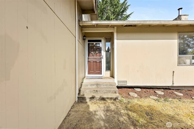 Property photo for 21043 120th Place Se, Kent photo 2