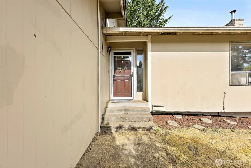 Property photo for 21043 120th Place Se, Kent photo 2