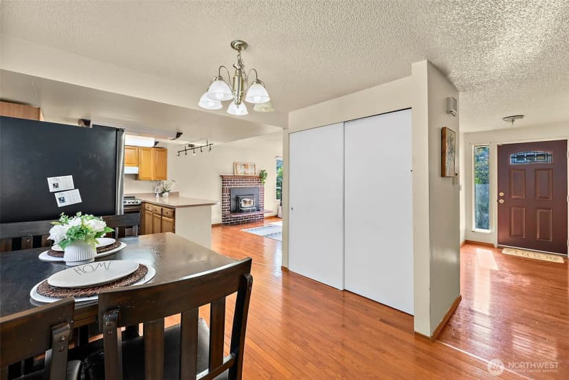 Property photo for 21043 120th Place Se, Kent photo 14