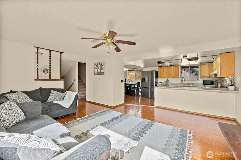 Property photo for 21043 120th Place Se, Kent photo 8