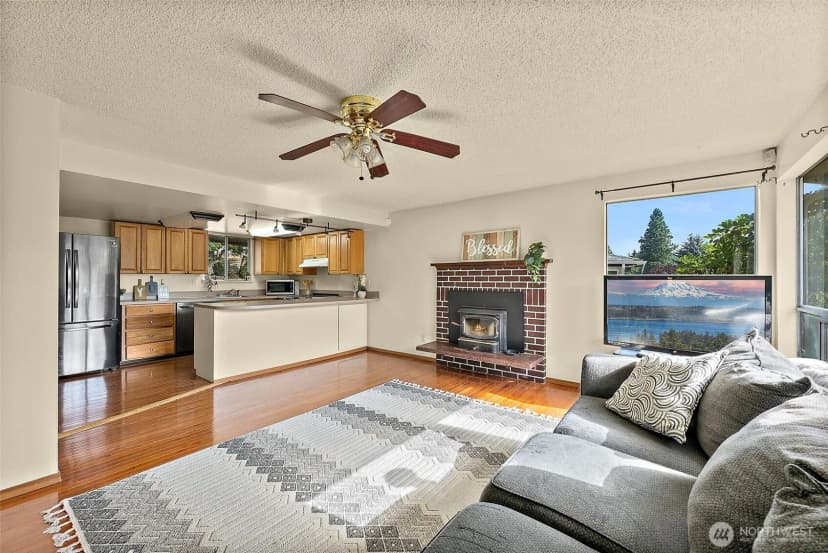 Property photo for 21043 120th Place Se, Kent photo 5
