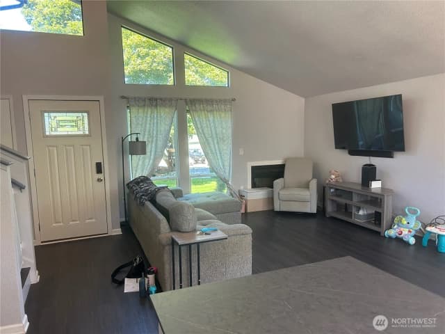 Property photo for 22013 51st Avenue Ct E, Spanaway photo 4