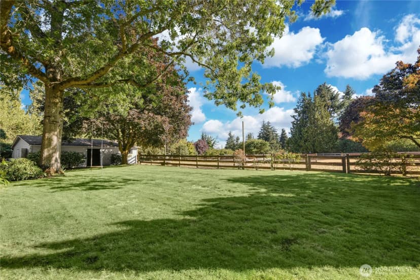 Property photo for 6140 130th Avenue Ne, Kirkland photo 10