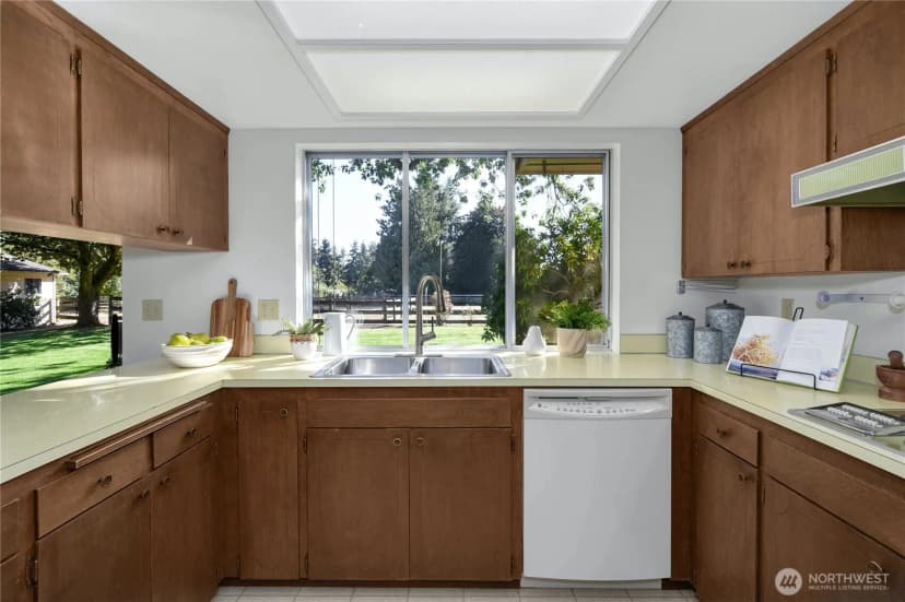 Property photo for 6140 130th Avenue Ne, Kirkland photo 23