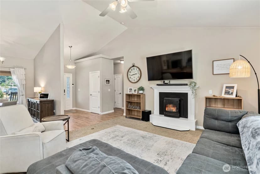 Property photo for 404 Raintree Loop Se, Rainier photo 7