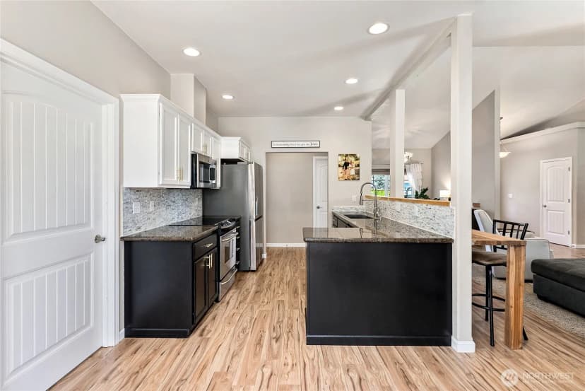 Property photo for 404 Raintree Loop Se, Rainier photo 13