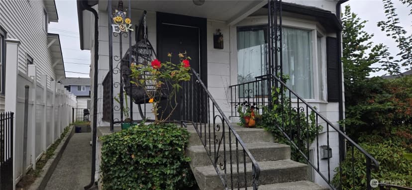 Property photo for 3226 Oakes Avenue, Everett photo 2