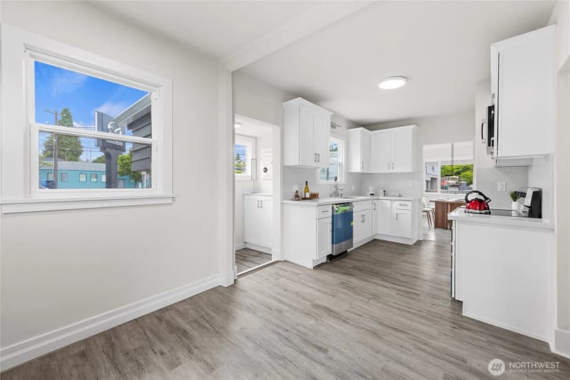 Property photo for 1611 Ne 82nd Street, Seattle photo 16