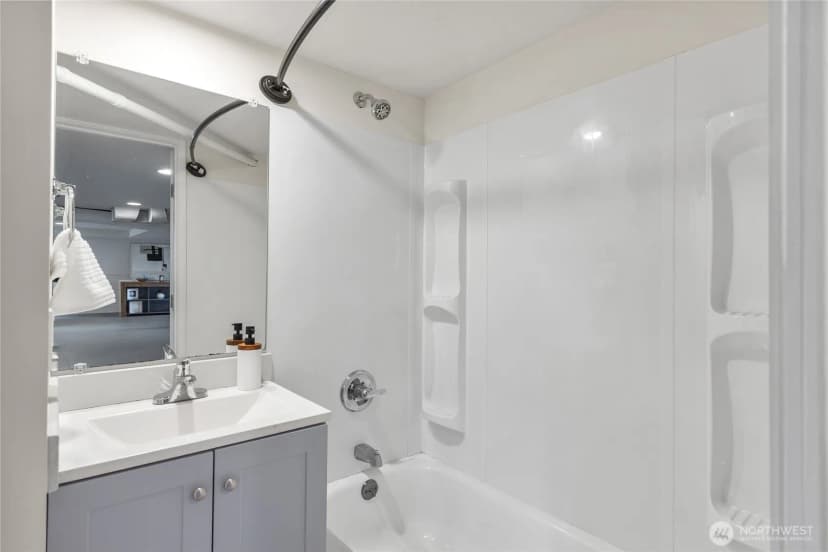 Property photo for 1611 Ne 82nd Street, Seattle photo 26