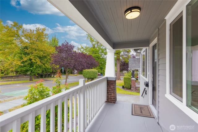 Property photo for 1611 Ne 82nd Street, Seattle photo 5