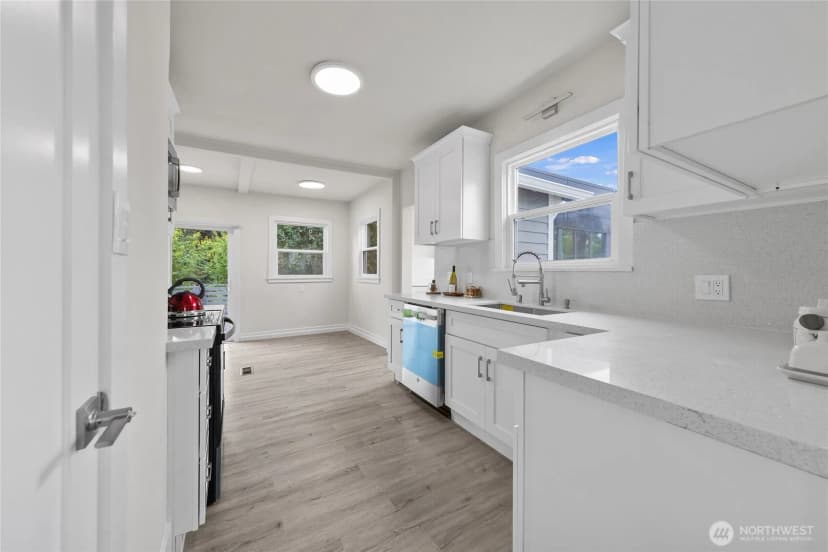 Property photo for 1611 Ne 82nd Street, Seattle photo 14
