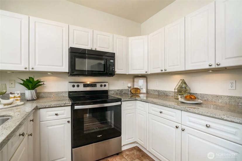 Property photo for 18606 Ne 57th Street, Redmond photo 11