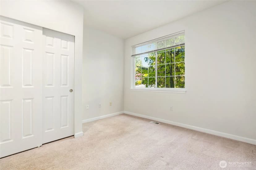 Property photo for 18606 Ne 57th Street, Redmond photo 17