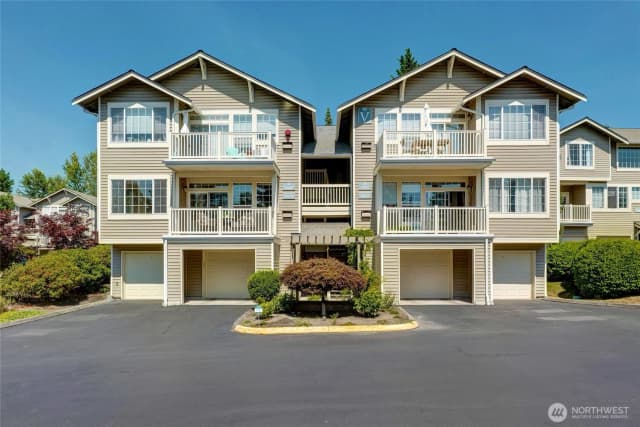 Property photo for 18606 Ne 57th Street, Redmond photo 2