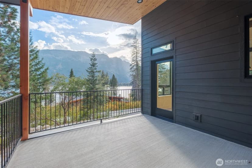 Property photo for 23112 Lake Wenatchee Hwy, Leavenworth photo 9