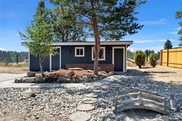 Property photo for 7403 Phillips Road Sw, Lakewood photo 3