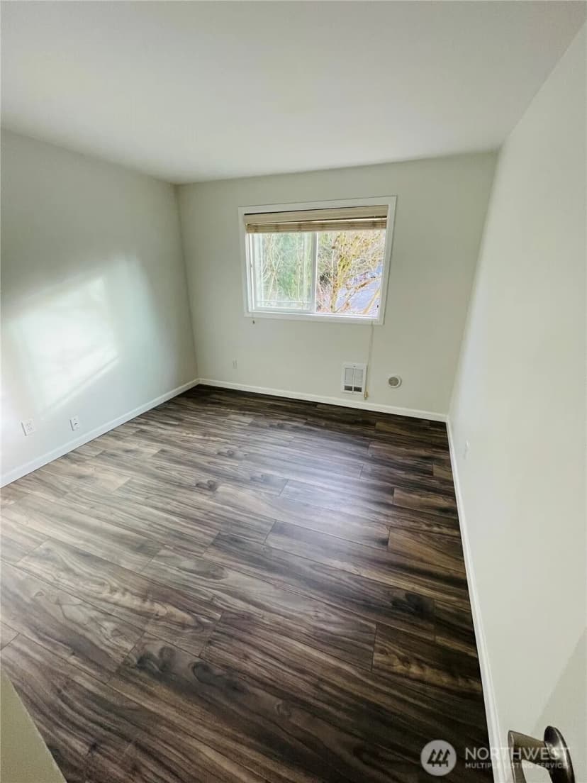 Property photo for 14006 Se 6th #10, Bellevue photo 10