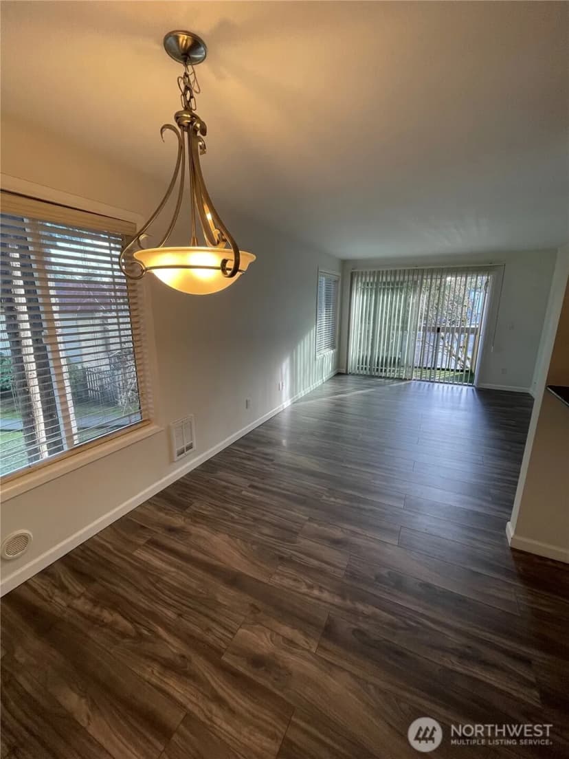 Property photo for 14006 Se 6th #10, Bellevue photo 5