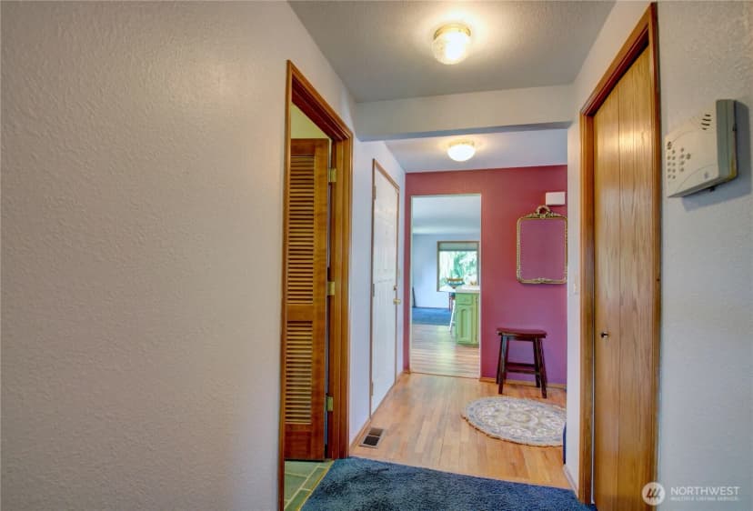 Property photo for 208 Gardner Road, Burlington photo 7