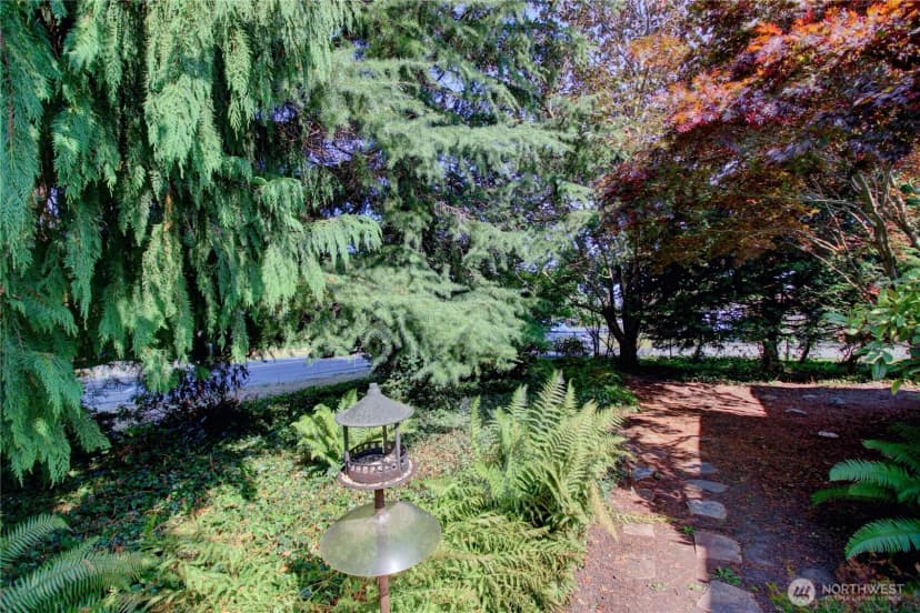 Property photo for 208 Gardner Road, Burlington photo 6