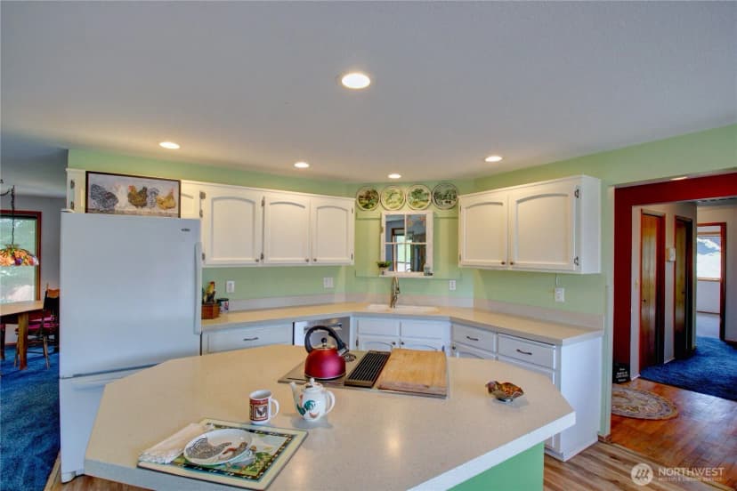 Property photo for 208 Gardner Road, Burlington photo 8