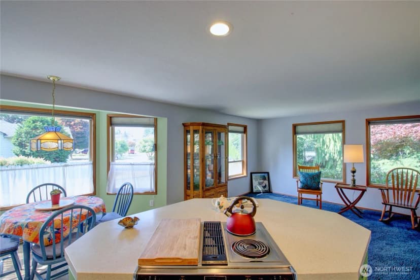 Property photo for 208 Gardner Road, Burlington photo 10