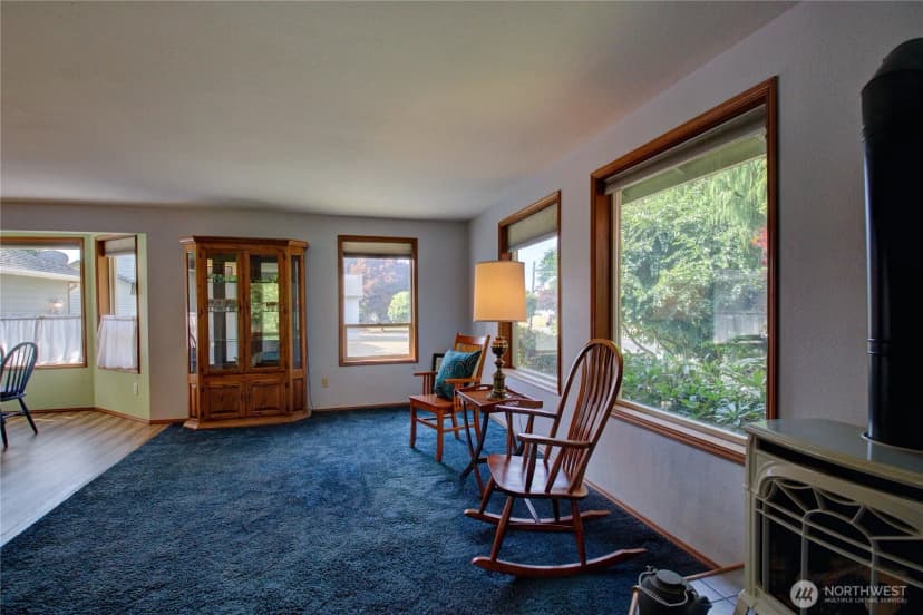 Property photo for 208 Gardner Road, Burlington photo 16