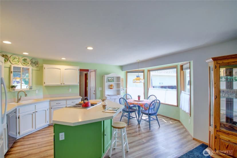 Property photo for 208 Gardner Road, Burlington photo 13