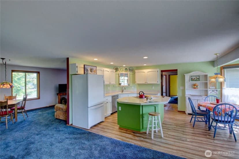 Property photo for 208 Gardner Road, Burlington photo 14