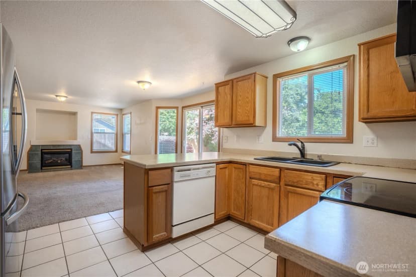 Property photo for 8626 Christa Drive Ne, Lacey photo 7