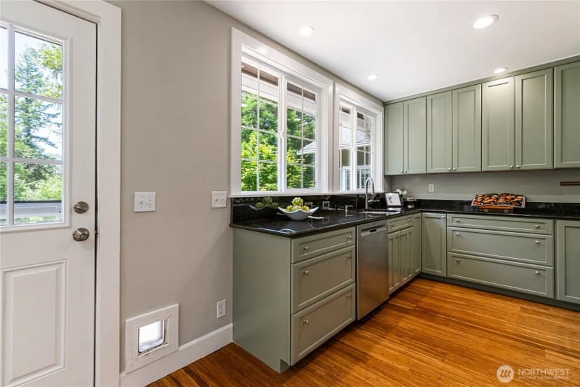 Property photo for 761 Chuckanut Drive, Bellingham photo 9