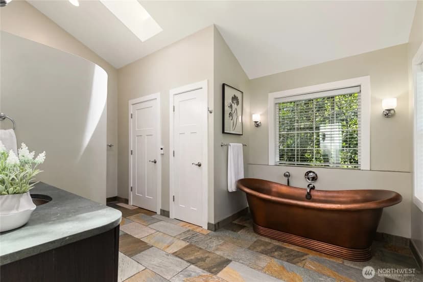 Property photo for 761 Chuckanut Drive, Bellingham photo 15