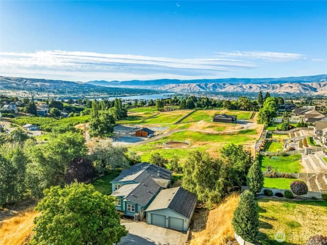Property photo for 3530 Burchvale Road, Wenatchee photo 3