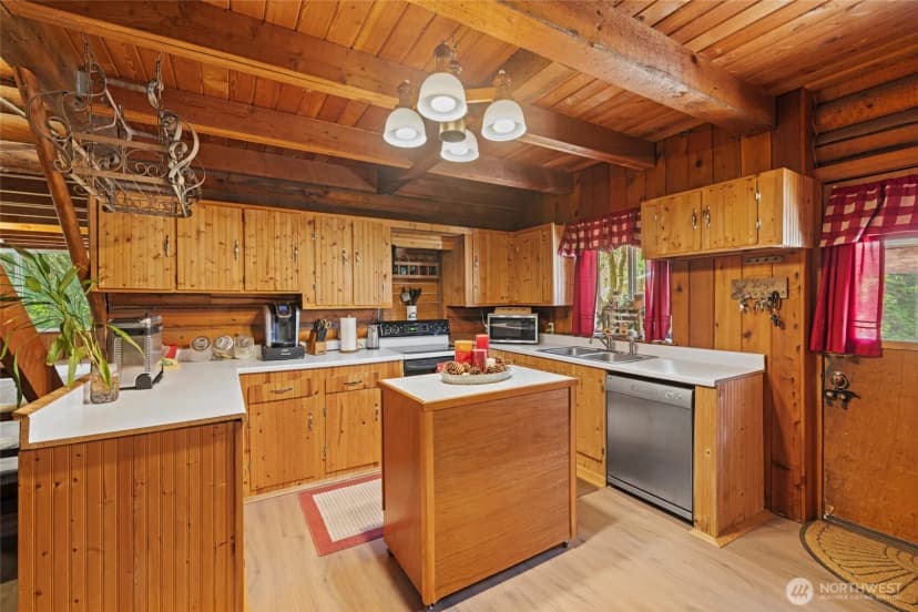 Property photo for 44682 Concrete Sauk Valley Road, Concrete photo 19