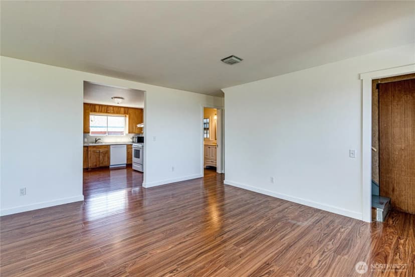 Property photo for 812 W 4th Street, Port Angeles photo 14