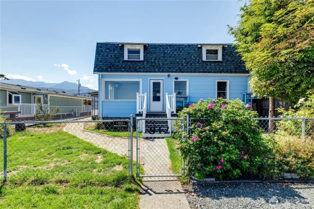 Property photo for 812 W 4th Street, Port Angeles