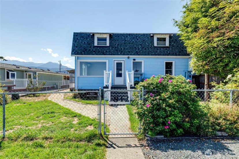 Property photo for 812 W 4th Street, Port Angeles