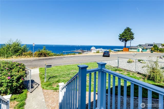 Property photo for 812 W 4th Street, Port Angeles photo 2