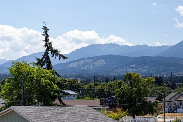 Property photo for 812 W 4th Street, Port Angeles photo 4