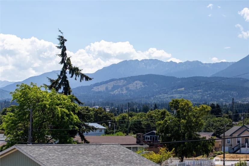 Property photo for 812 W 4th Street, Port Angeles photo 4