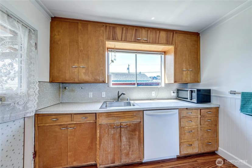 Property photo for 812 W 4th Street, Port Angeles photo 16