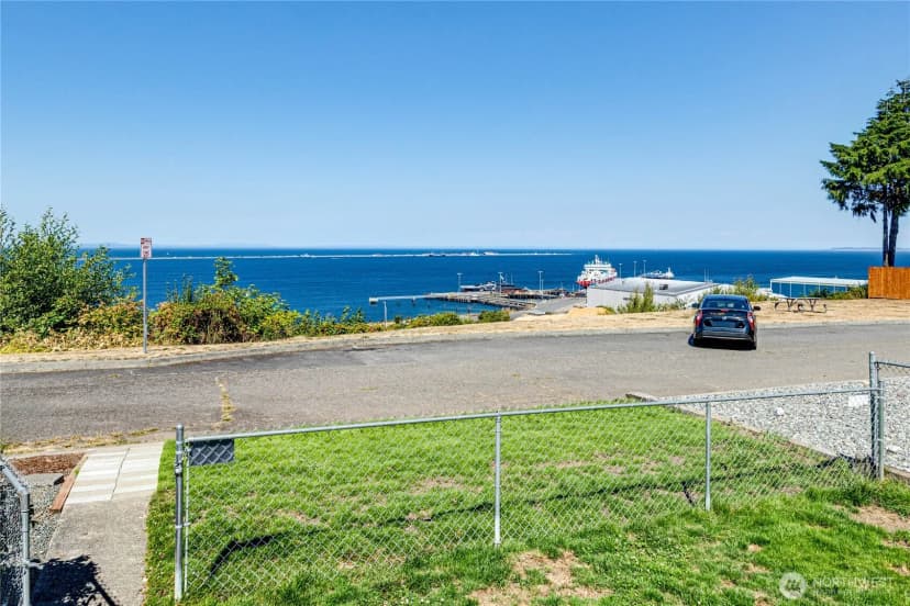 Property photo for 812 W 4th Street, Port Angeles photo 5