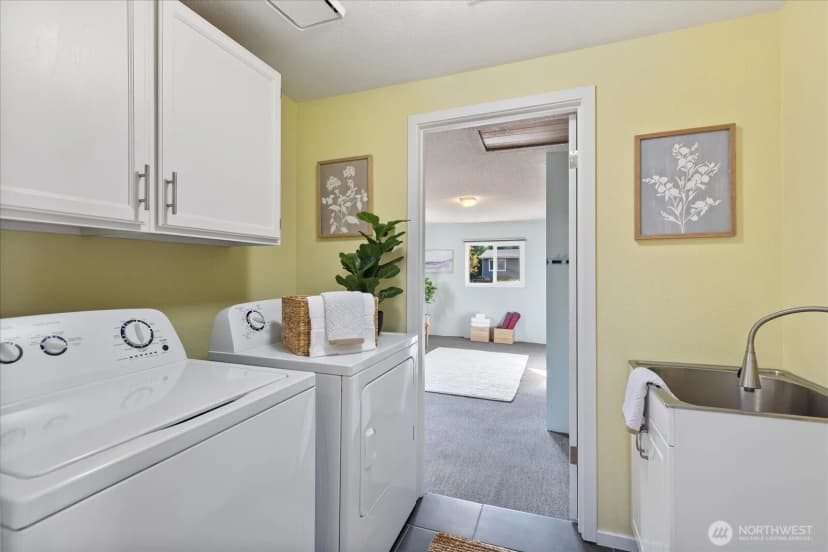 Property photo for 912 7th Avenue N, Edmonds photo 11