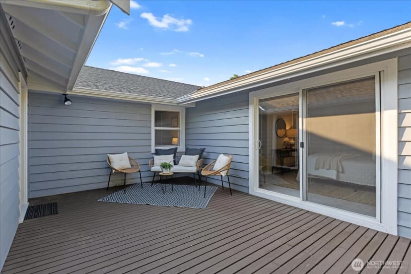 Property photo for 912 7th Avenue N, Edmonds photo 22