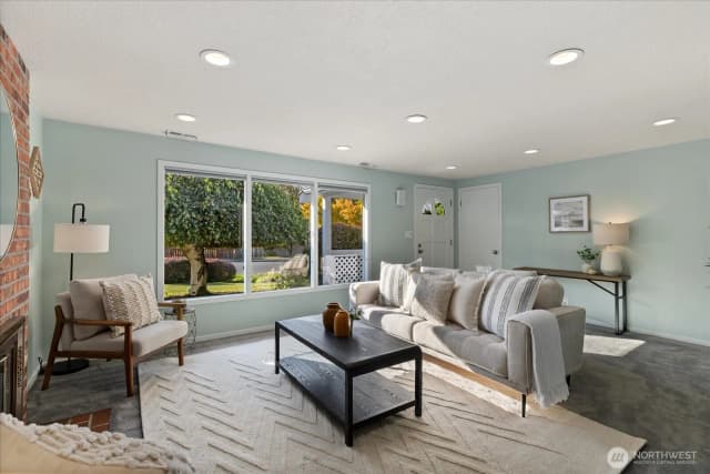 Property photo for 912 7th Avenue N, Edmonds photo 5