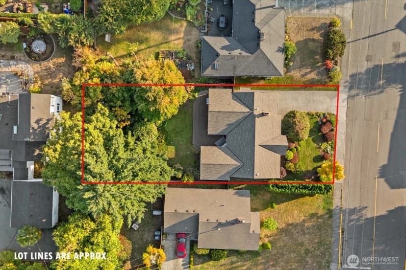Property photo for 912 7th Avenue N, Edmonds photo 28