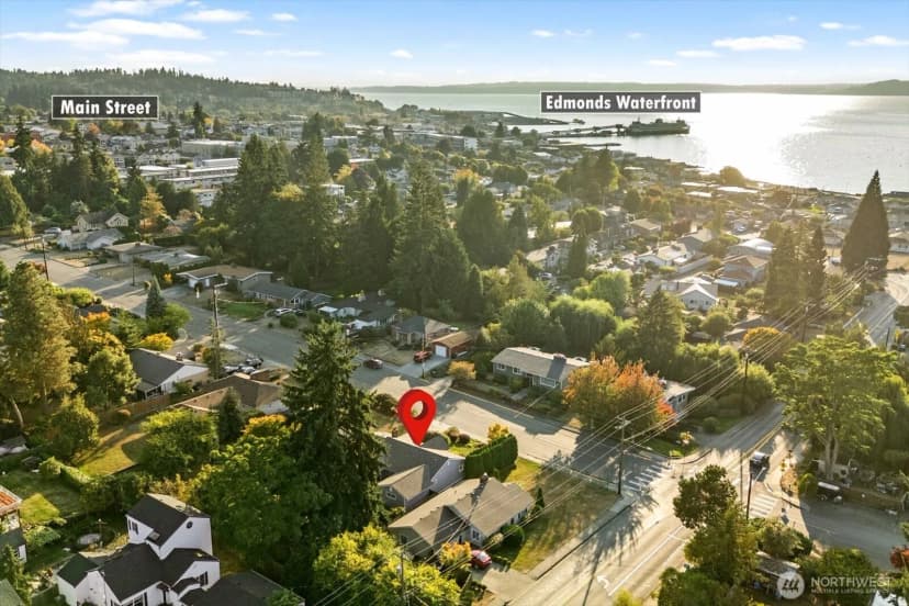 Property photo for 912 7th Avenue N, Edmonds photo 29