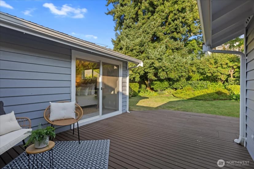 Property photo for 912 7th Avenue N, Edmonds photo 21